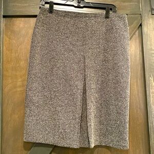 Knit skirt. Size Medium.